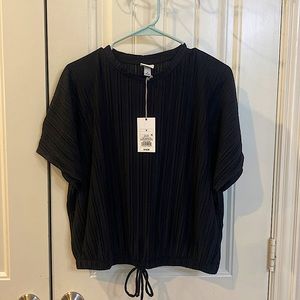 NWT! A New Day accordion pleated top